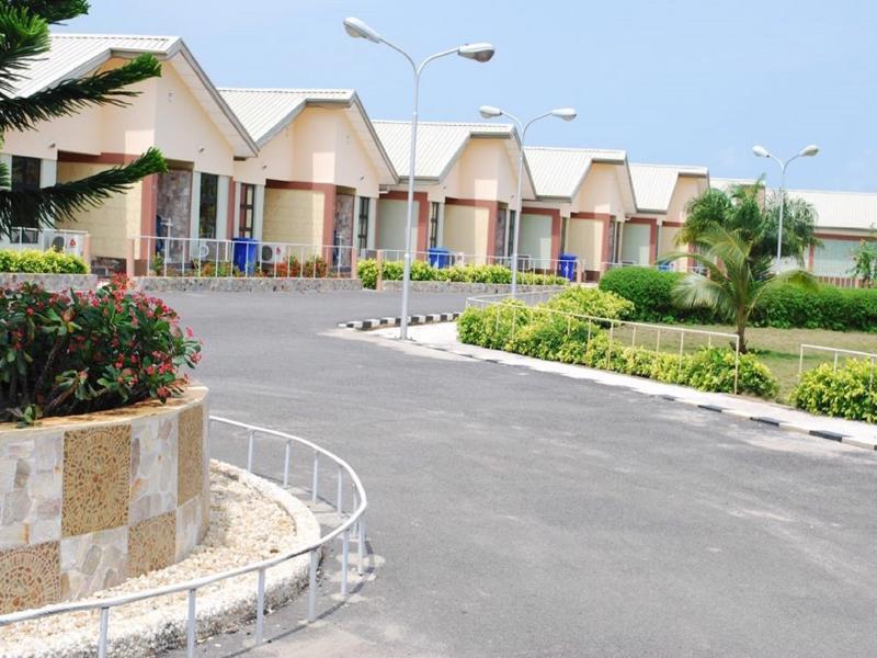 Whispering Palms Resort Magbon Екстер'єр фото